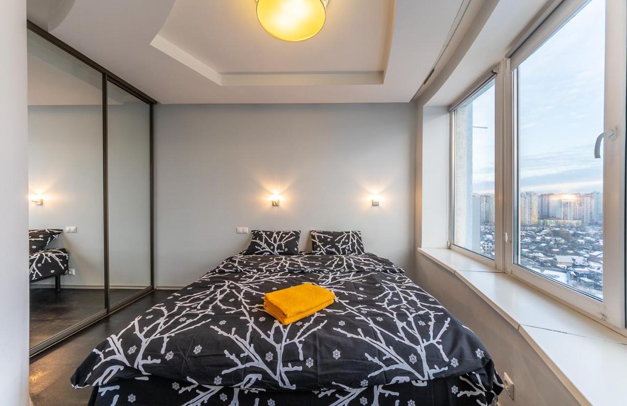 Luxury Apartment, Dniprovska Embankment26, Sokorki 키예프 외부 사진